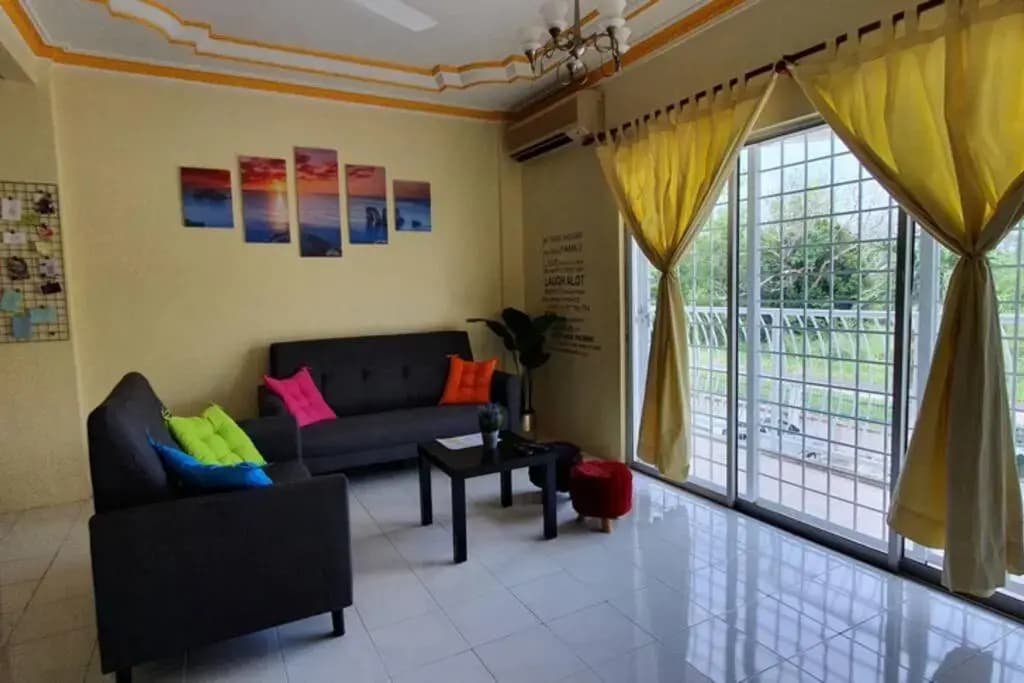 Colourful homestay - (near jeti sky mirror) - photo 11