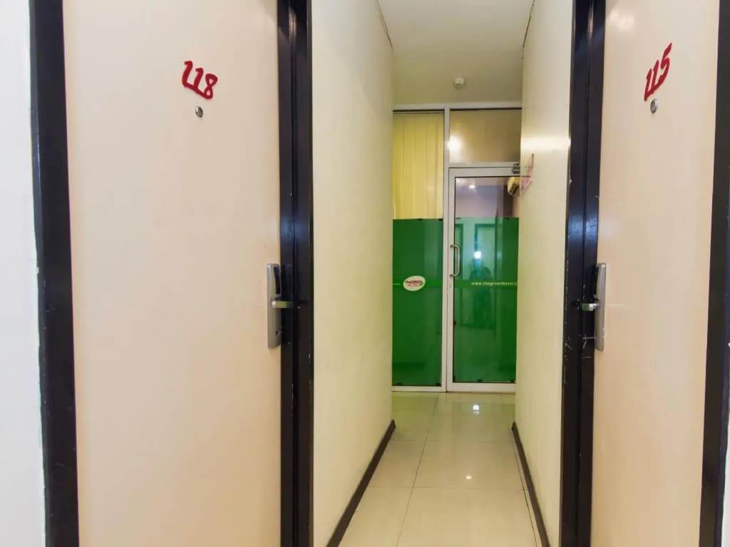 OYO 479 The Green Hotel - photo 11