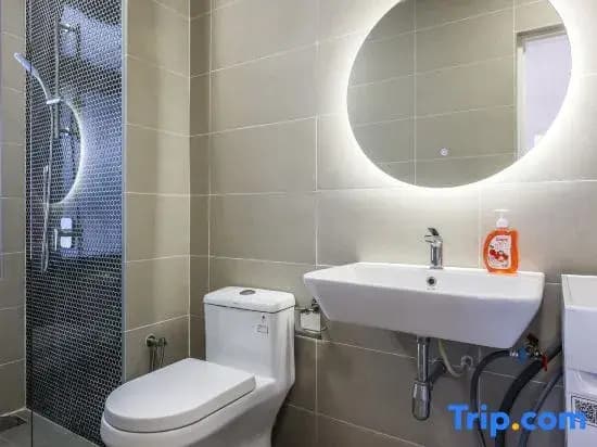 Luxurious TRX Corner Dual Balconies + 2 Bedrooms - photo 2