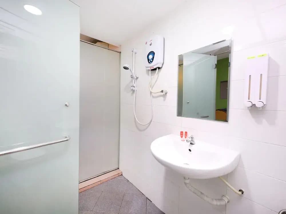 OYO 816 Hotel De Kiara - photo 9