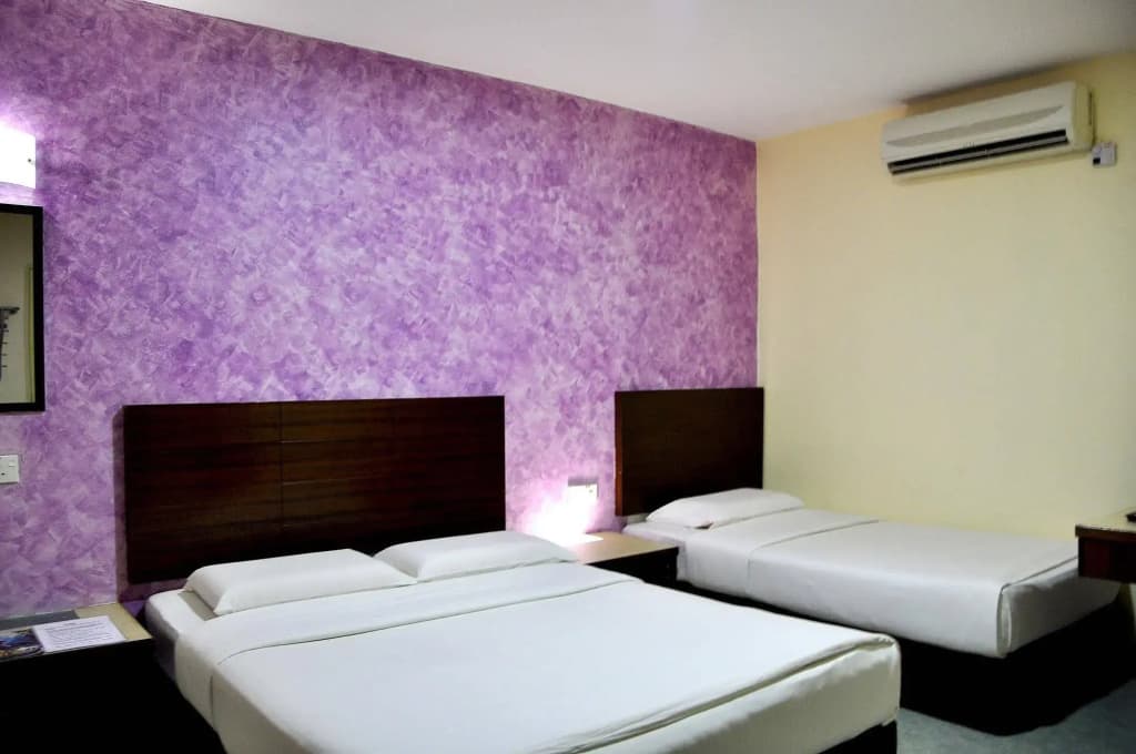 Golden Bay Hotel - photo 14