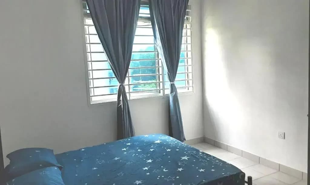 Comfy 3-Bedroom Apartment - photo 4
