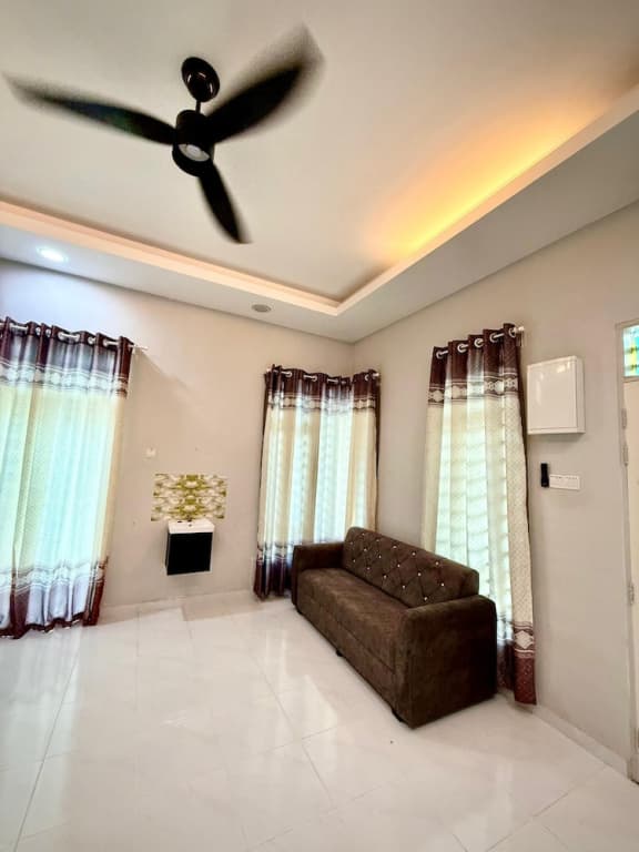 Homestay Selesa KKT Guesthouse - photo 5