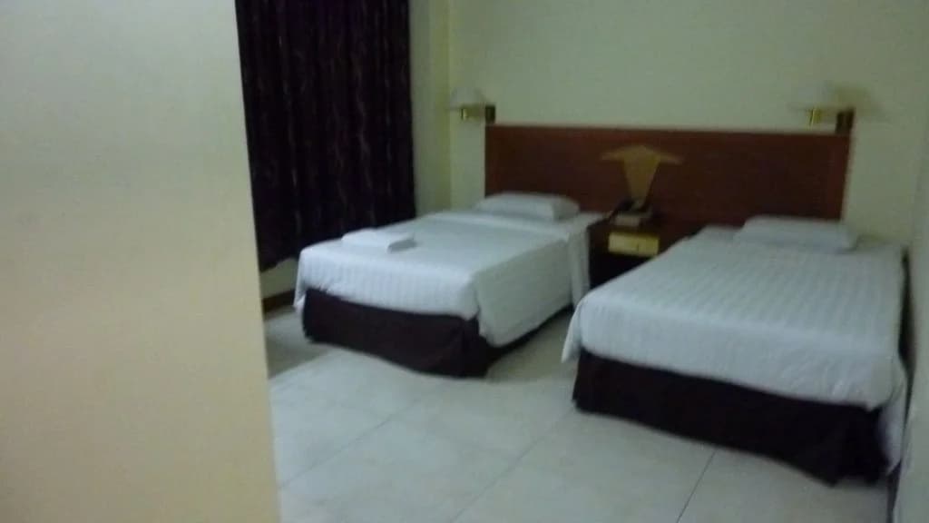 OYO 11342 Liwah Hotel Near Hospital Umum Sarawak - photo 1