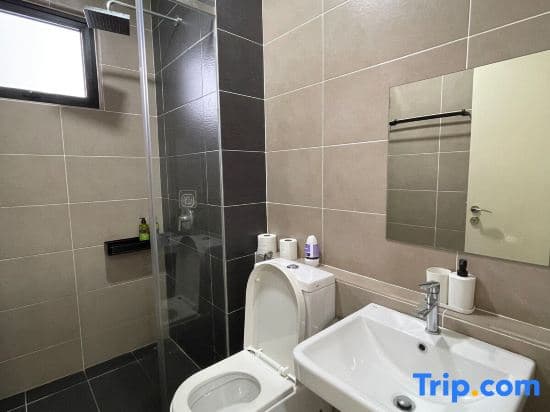 D’Pristine 3 bedroom residence 18-02 next to legoland - photo 2