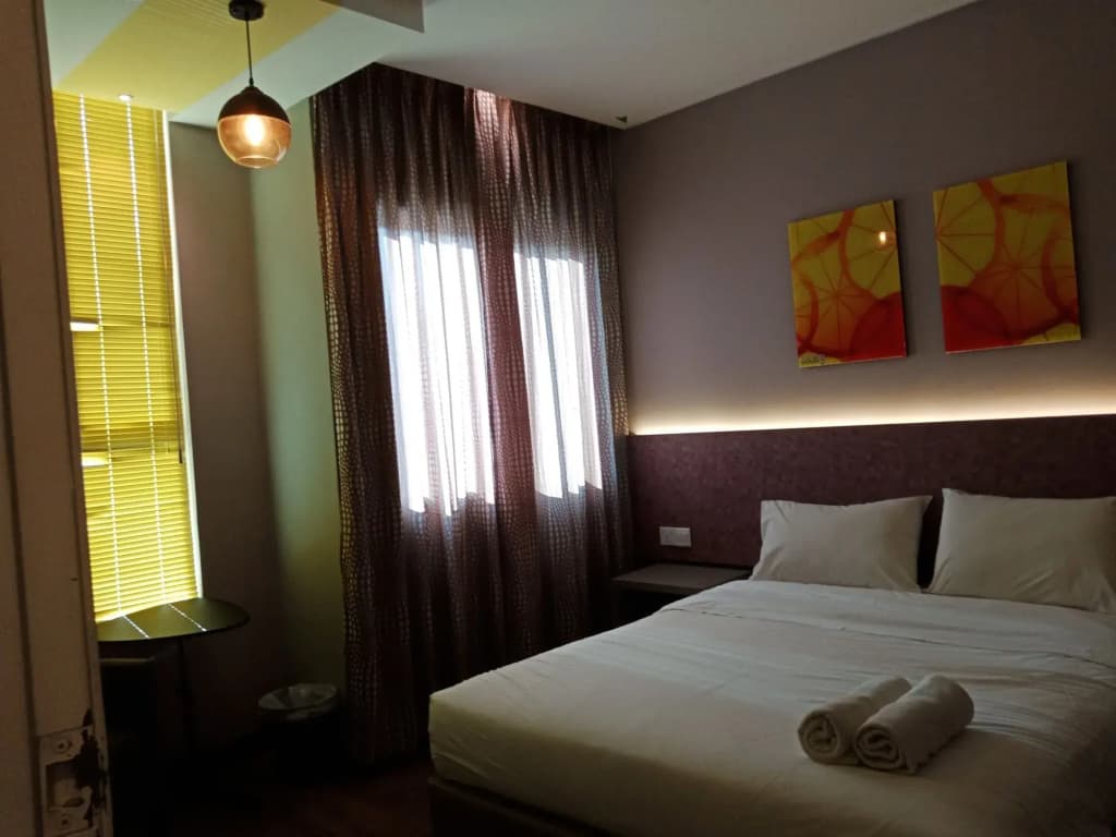 Lemon8 Hotel Apartment - photo 3