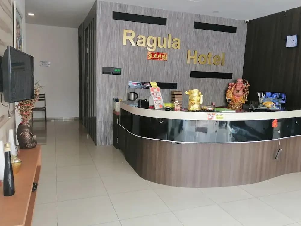 OYO 90028 Ragula Hotel - photo 12
