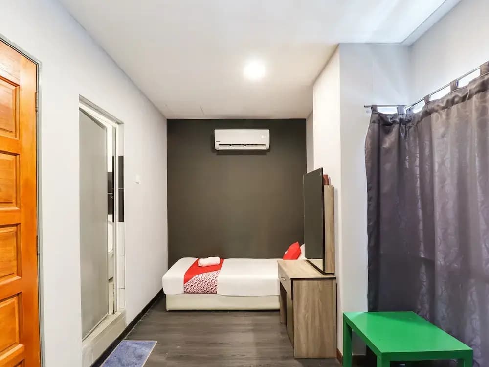 Moonnight Hotel by OYO Rooms - photo 6