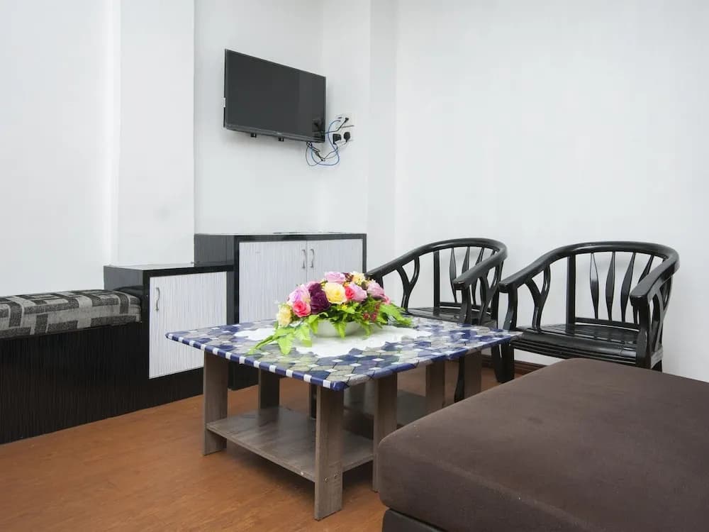 Bintang Square Hotel by OYO - photo 1