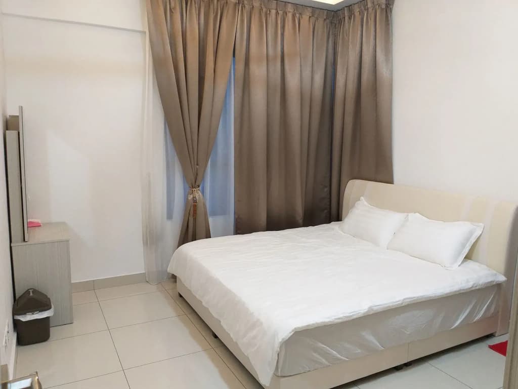 Raffles Suites Homestay - photo 2