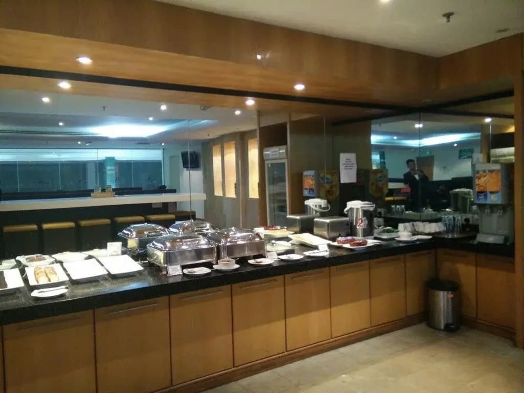 Plaza Premium Lounge (International Departure) - Senai Airport - photo 9