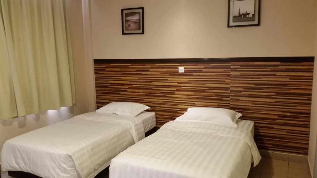 Sri Iskandar Hotel - photo 14