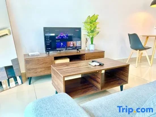 J Cozy 1-5pax Trefoil Setia Alam 100Mps Wifi & TV - photo 6