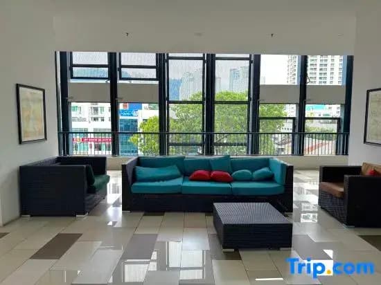 Landmark Seaview Cozy Family Suite w/Balcony•6 Pax - photo 2