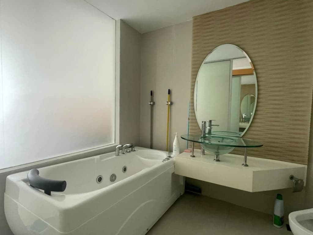Private Jacuzzi Staycation at KL City 1014 - photo 7