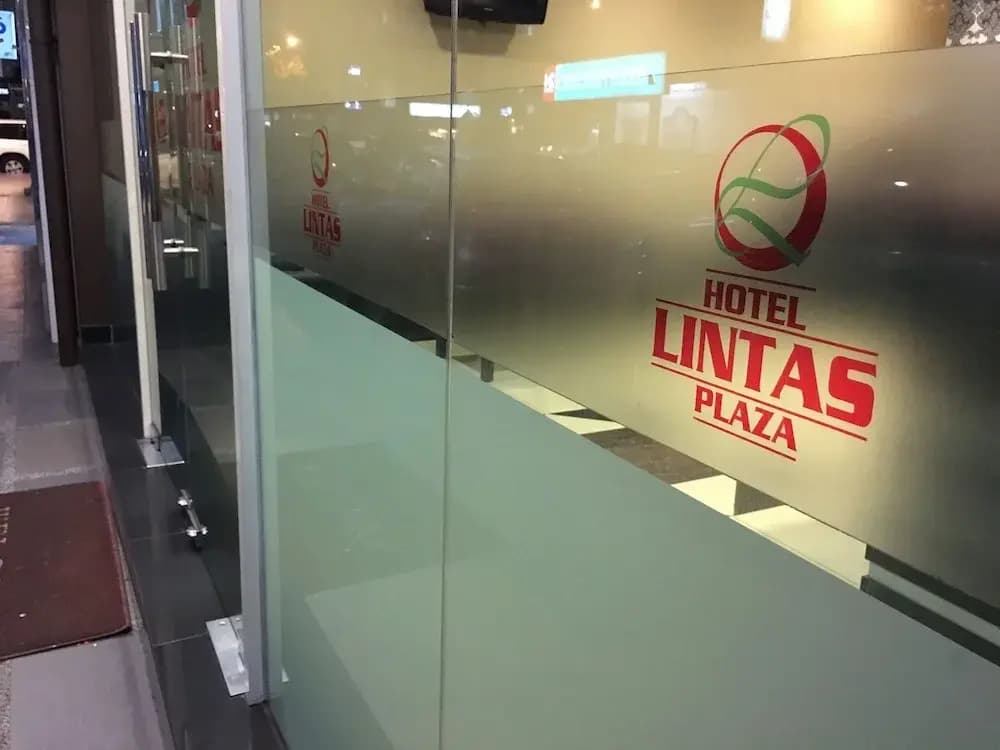 Hotel Lintas Plaza - photo 12