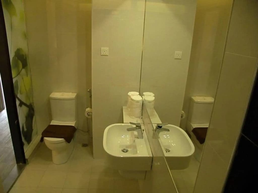 Yan Hotel - photo 10