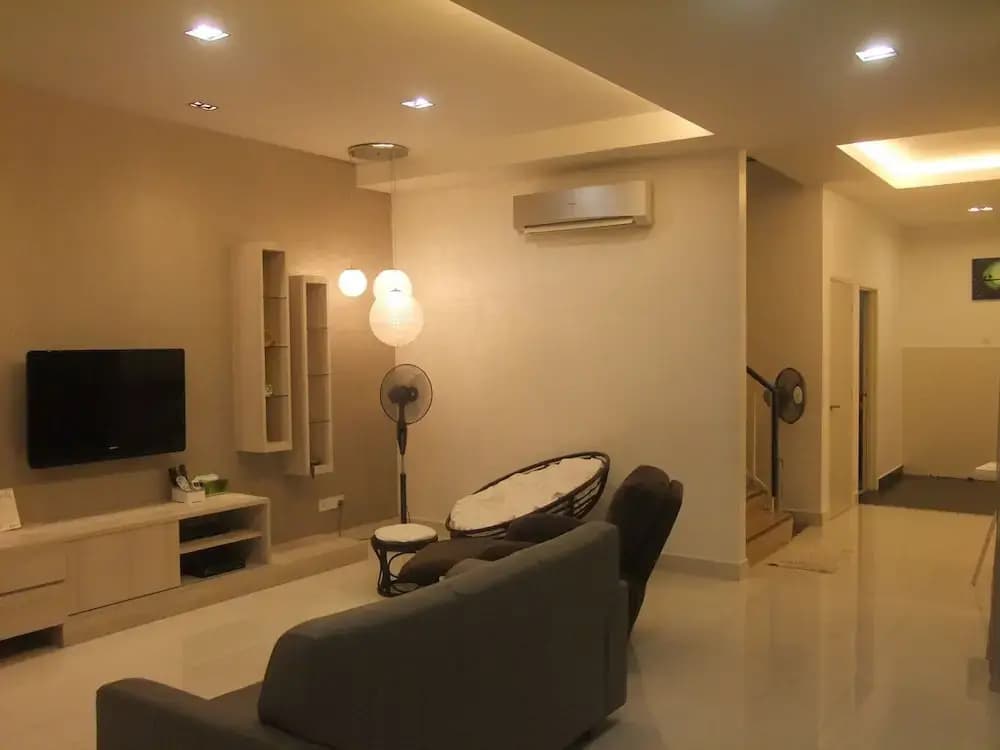 iBook 1 - Luxury Holiday Homestay - photo 2