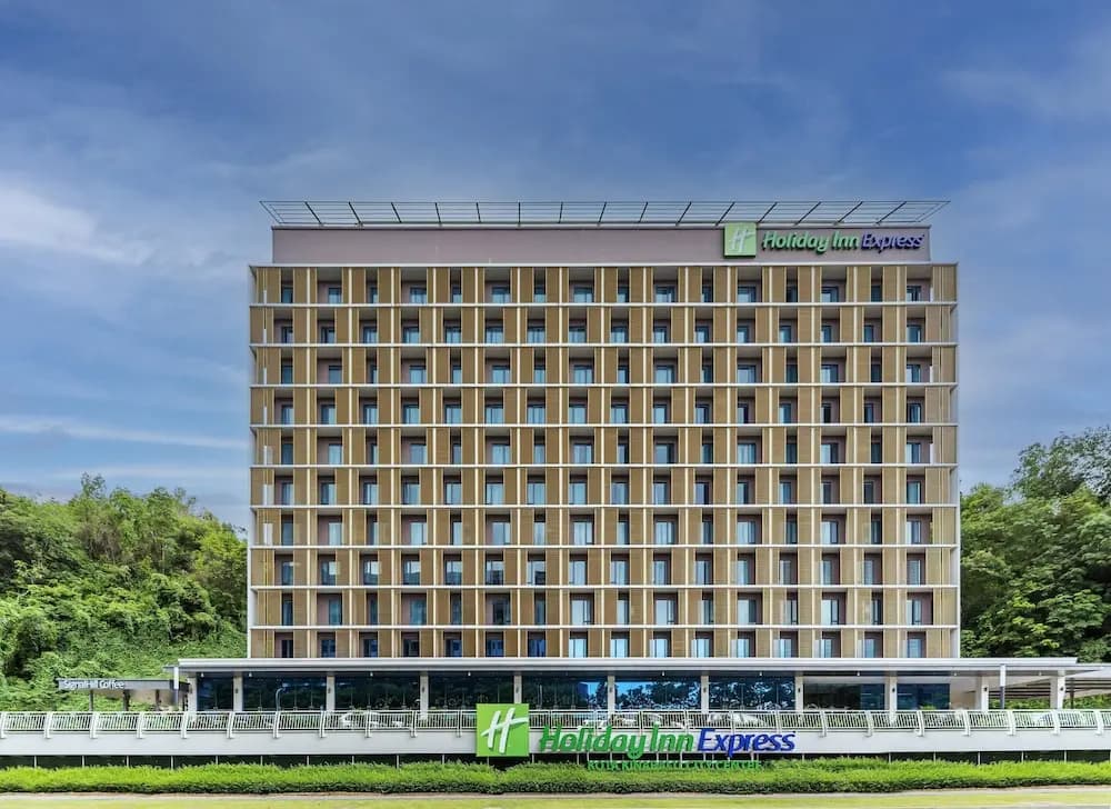 Holiday Inn Express Kota Kinabalu City Centre by IHG - photo 1