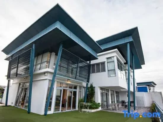 Somerset Harbour View Suites Near Legoland - photo 3