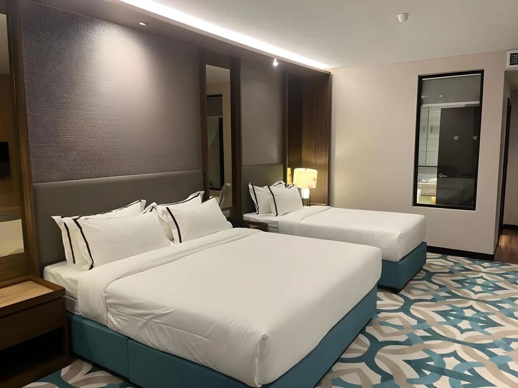 Christee Suites Hotel - photo 3