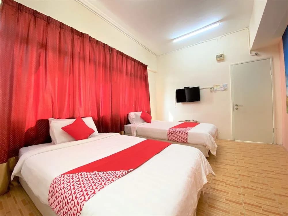 B Hotel - photo 5