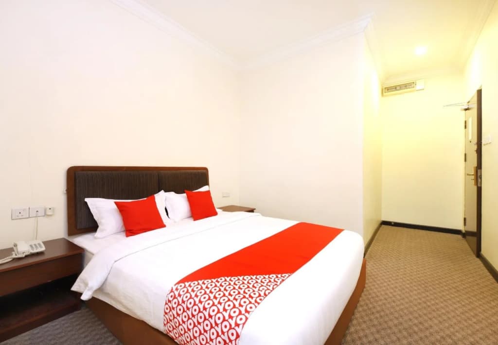 Comfort Hotel By OYO Rooms - photo 3