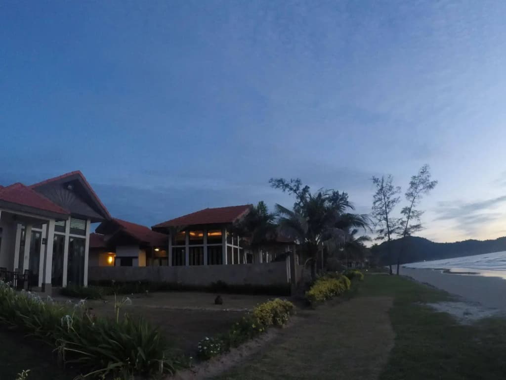 Sabah Beach Villas & Suites - photo 18