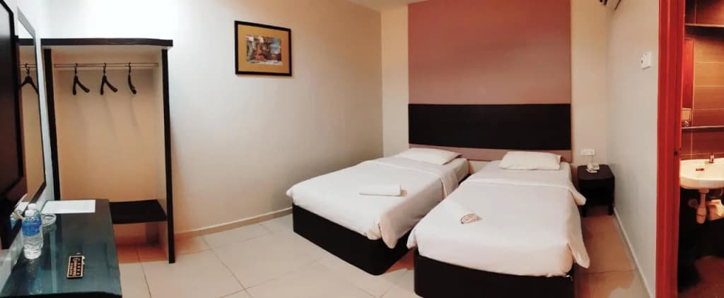 Golden Court Hotel - photo 20