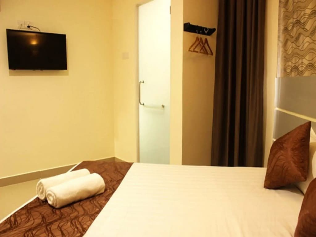 Rock & Roll Hotel - photo 5