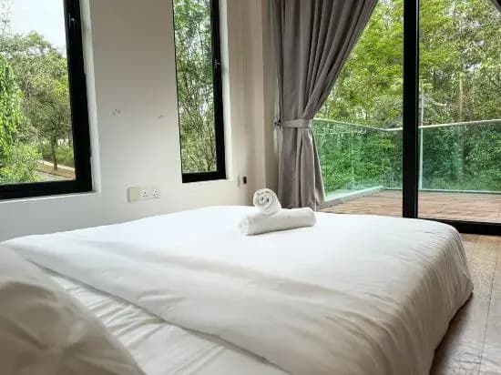 Green Escape City Private Pool Haven 24 pax - photo 5