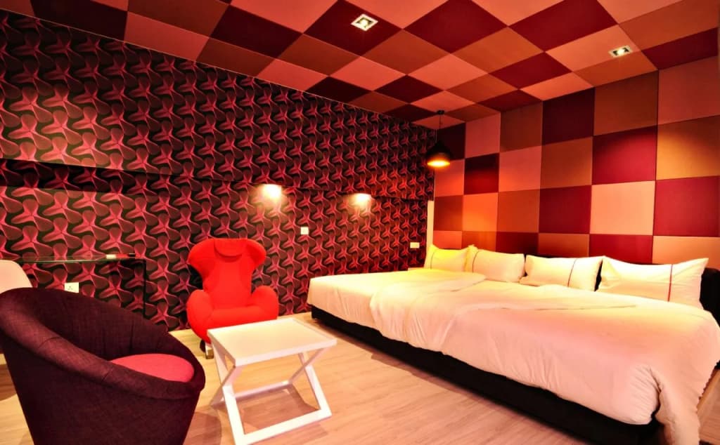 J Hotel - photo 14