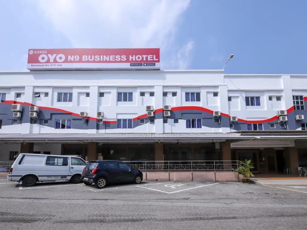 OYO 43955 N9 Business Hotel - main photo