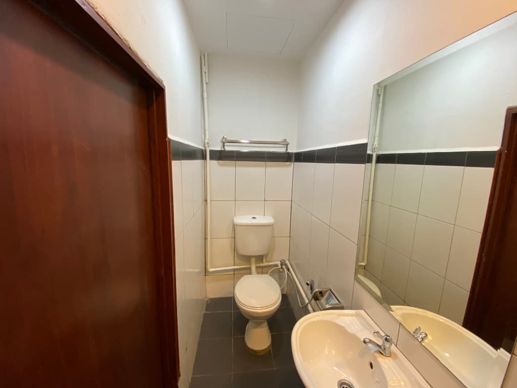 Super OYO 89847 Switz Paradise Hotel - photo 8