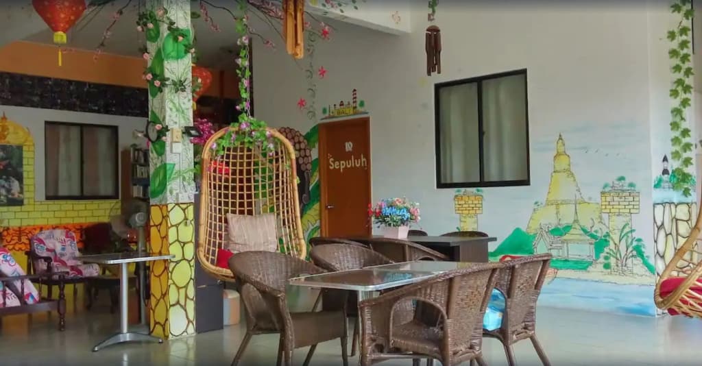Old Town Guesthouse - photo 18