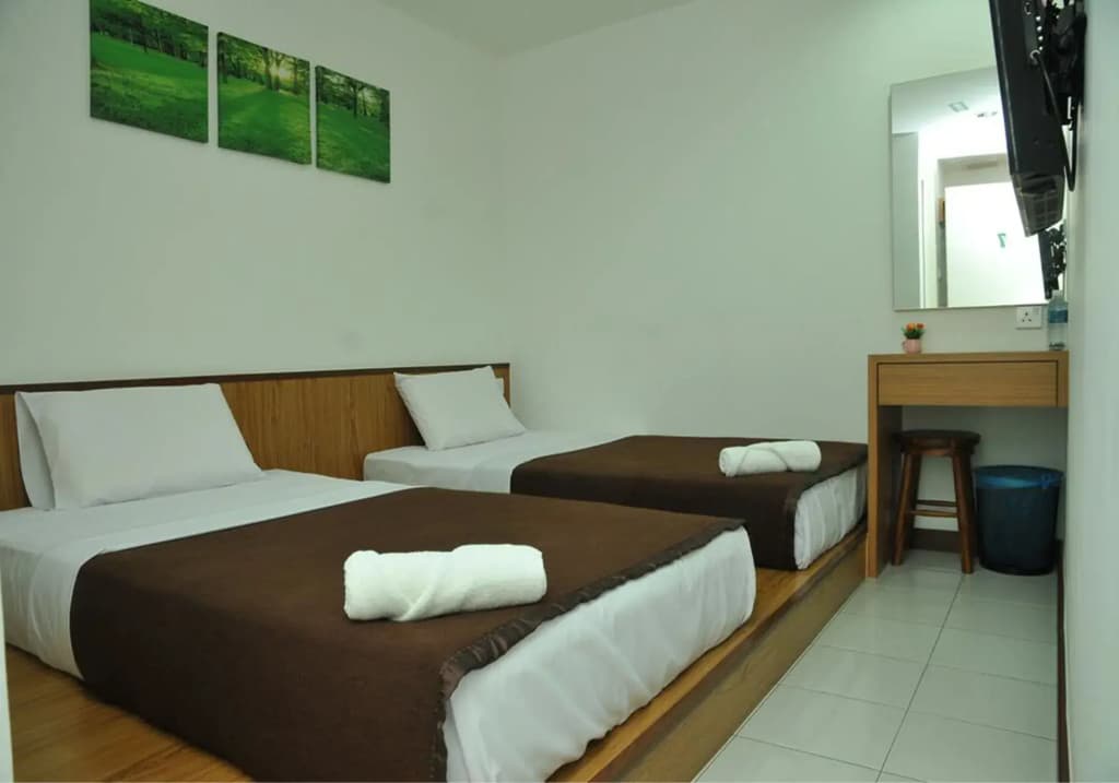 Api-Api Guest House - photo 2