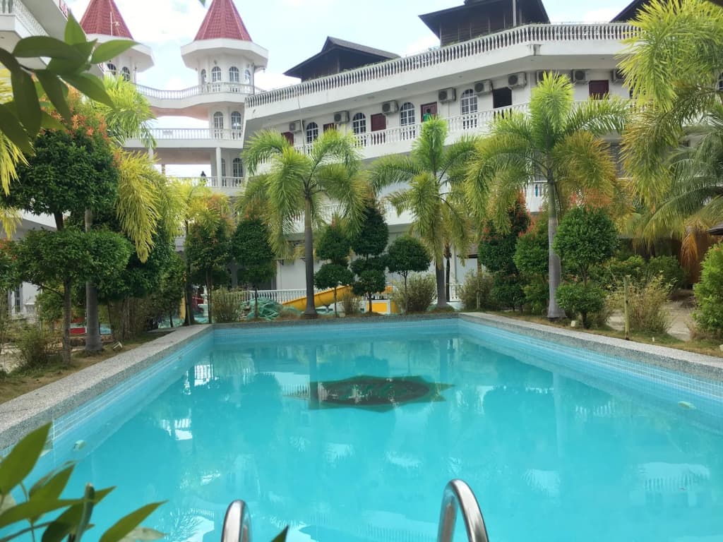 Landcons Hotel - photo 15