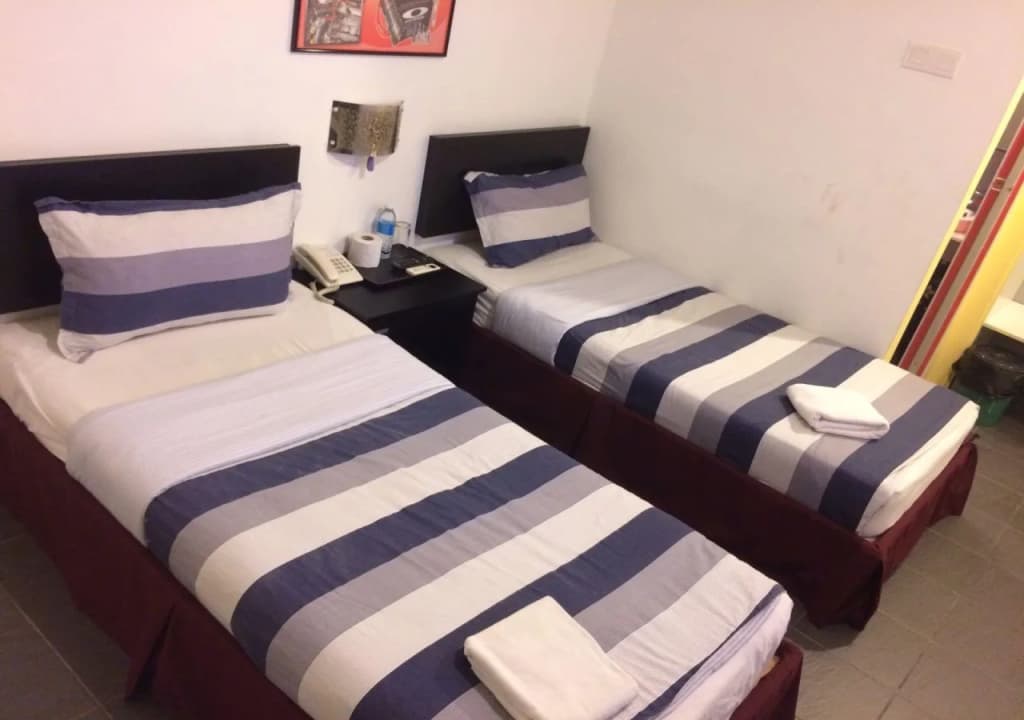 Metro Inn - photo 2