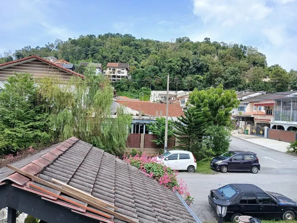 Serene Mountain Retreat in KL - Entire House for Rent - photo 22