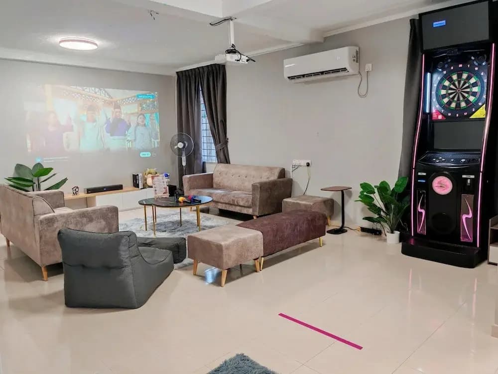 Comfy Tok Sira Home Kuantan 5 BR - photo 11