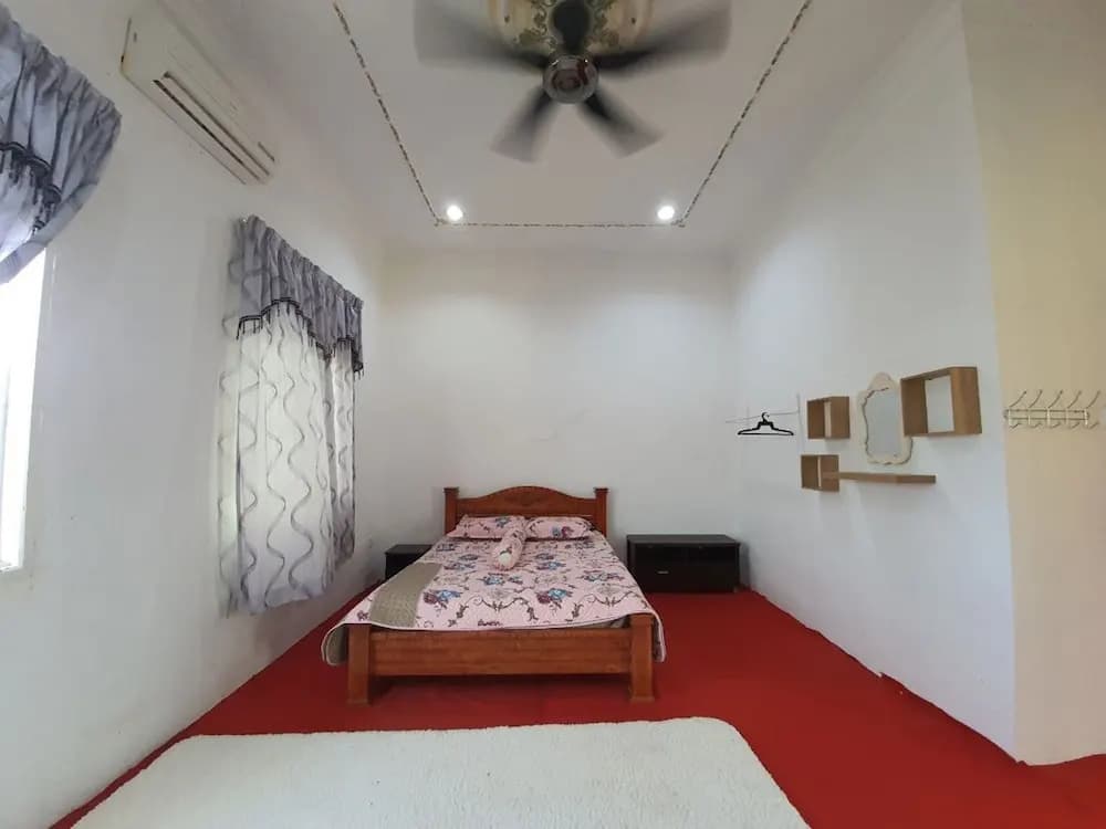 Hotel O Z Dirgahayu 313 - photo 4