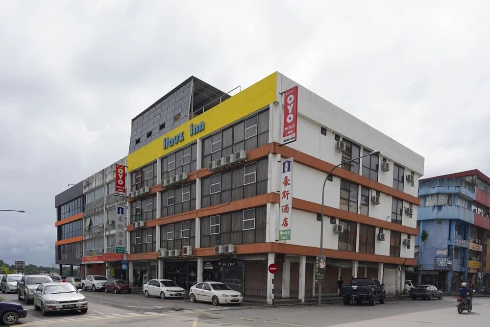 Houz Inn by OYO Rooms - photo 1
