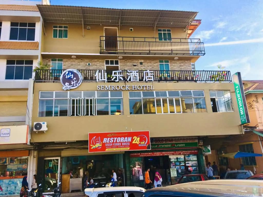 SemRock Hotel - photo 1