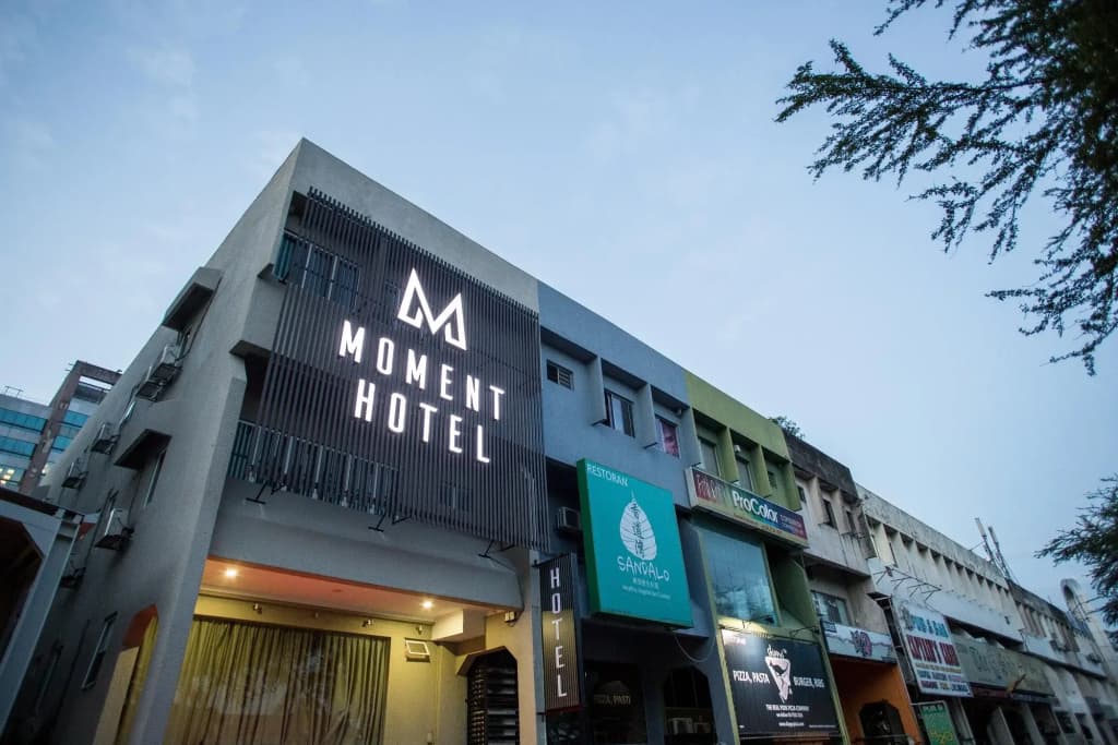 Moment Hotel - main photo