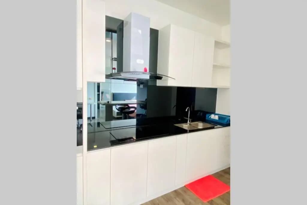 Landmark Residence 2, High Floor with Nice View, Free Parking, TVbox. - photo 9