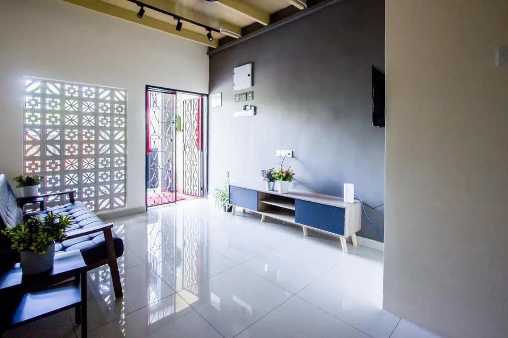 Explore 4BR Gardenhouse Retreats (Free Parking) - photo 5