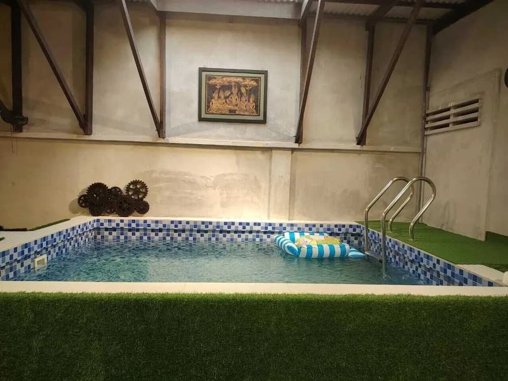 Pirate's Cove Hostel - photo 10