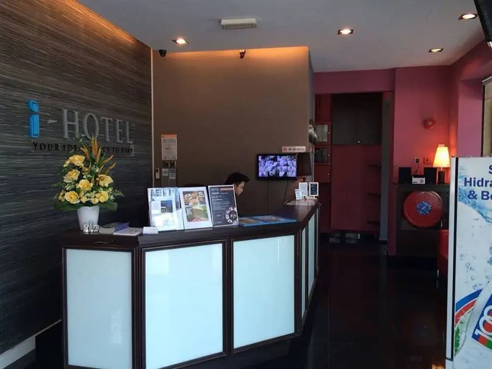 OYO 272 I Hotel - photo 18