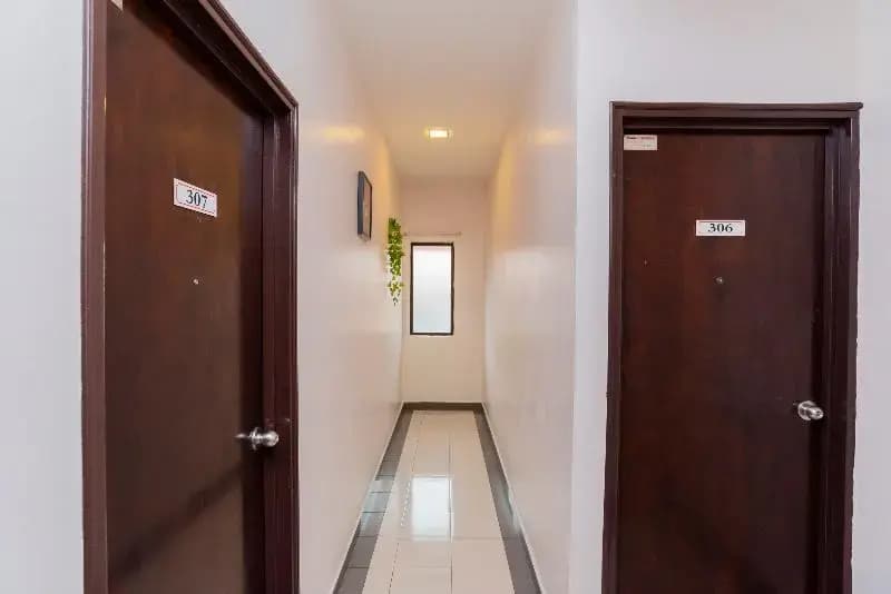 OYO 44027 Golden Horse Hotel - photo 12