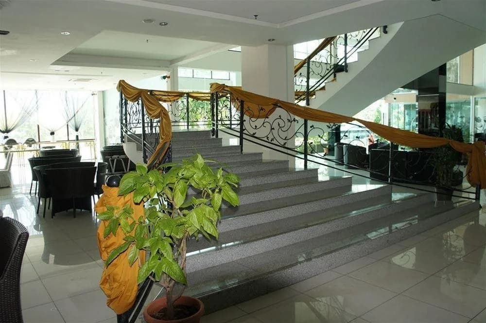 Hotel Abadi Melaka - photo 11